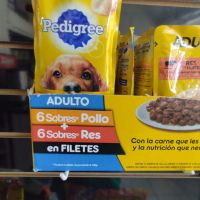 Alimento Pedigree sobre 